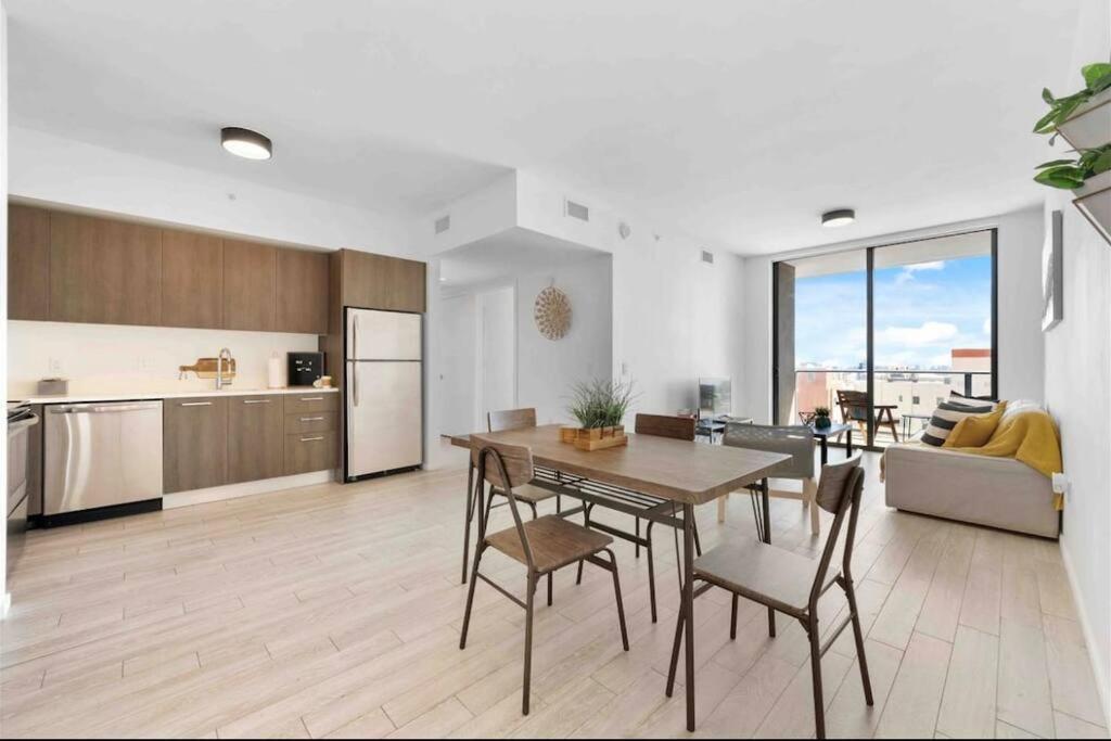 Gorgeous 2Br/2Bth In The Heart Of Miami Apartment Luaran gambar