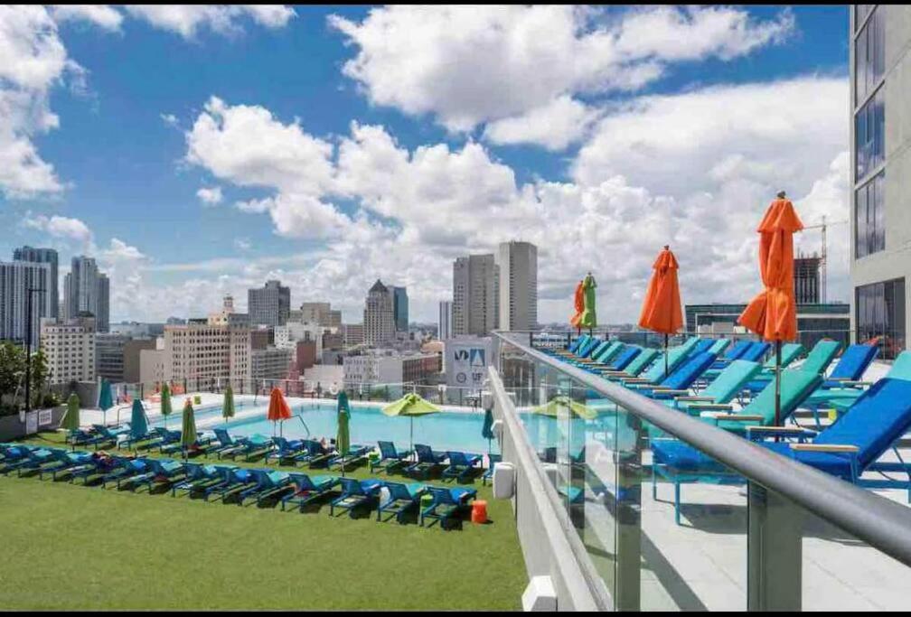 Gorgeous 2Br/2Bth In The Heart Of Miami Apartment Luaran gambar