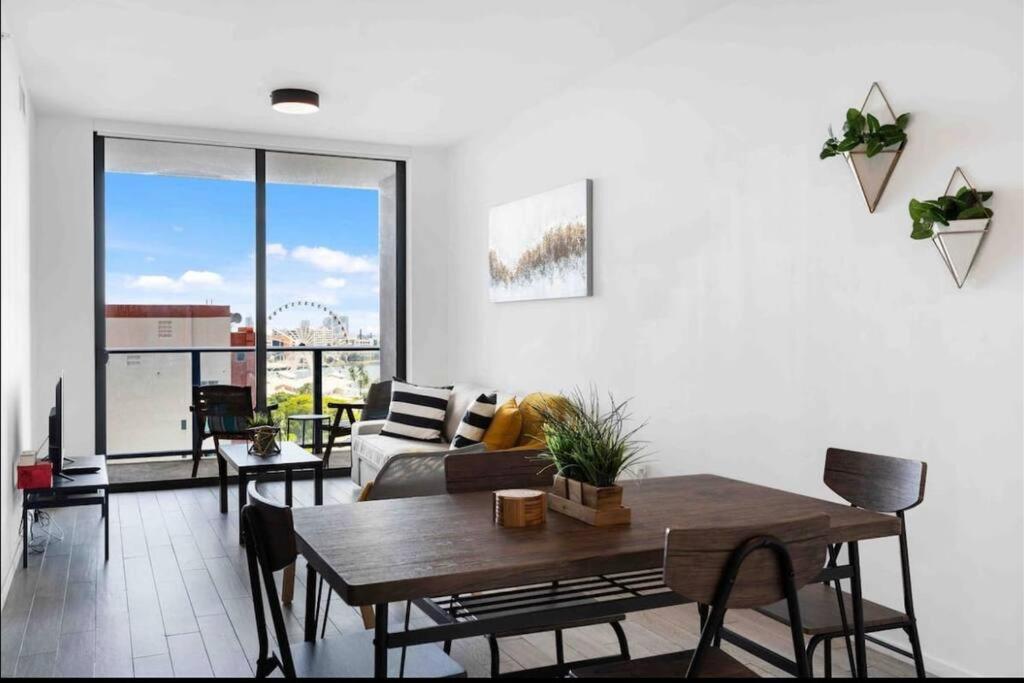 Gorgeous 2Br/2Bth In The Heart Of Miami Apartment Luaran gambar